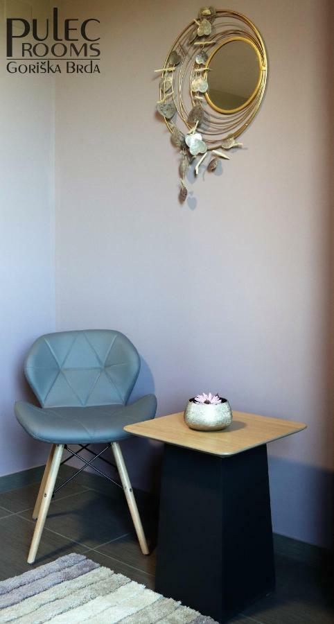 Apartma Sobe Pulec * Dobrovo