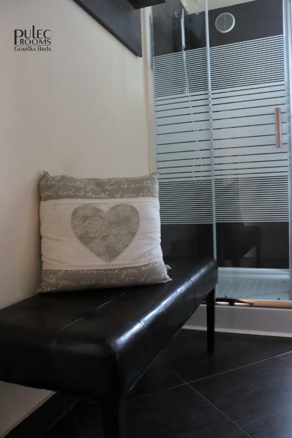 Apartma Sobe Pulec *